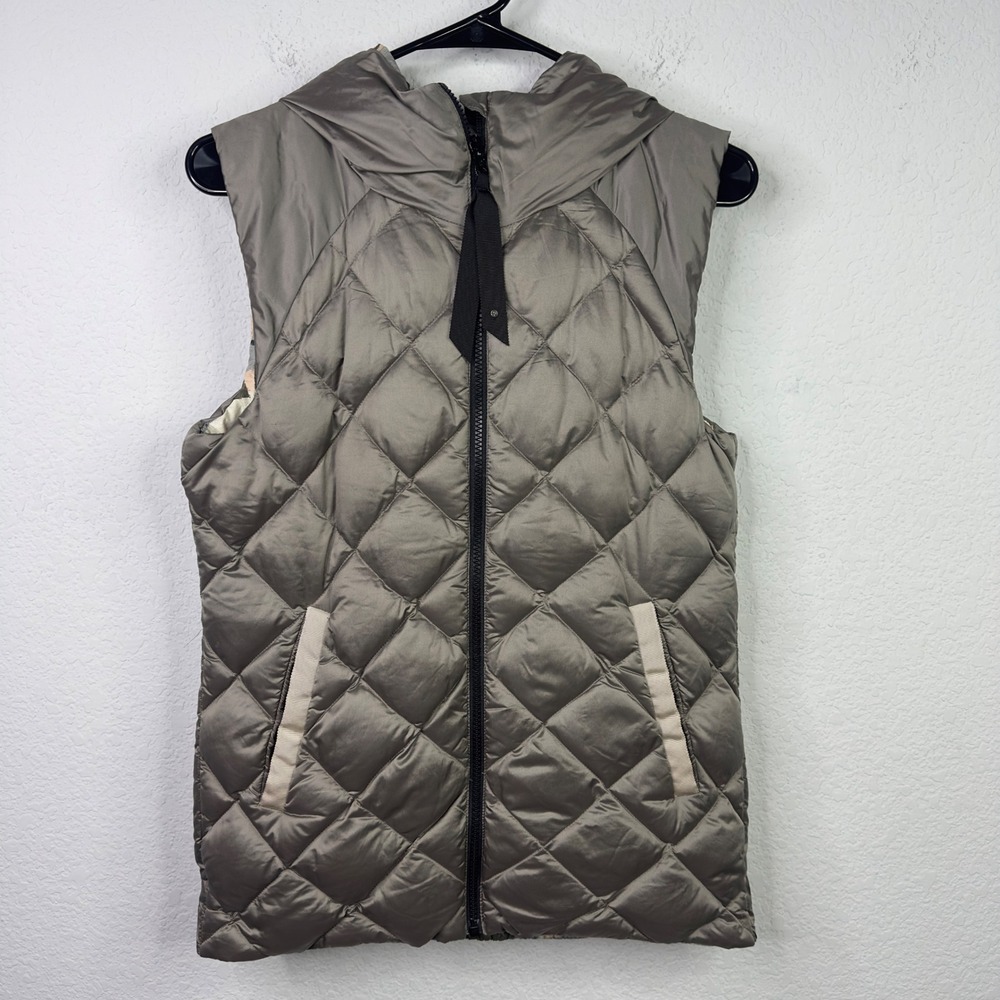 Lululemon The Fluffiest Puffer‎ Vest Women 8 Reversible Hooded Quilt Goose Down